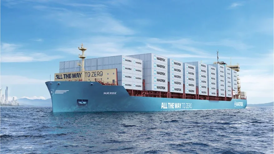 the laura maersk containership at sea, the first methanol fuel container ship